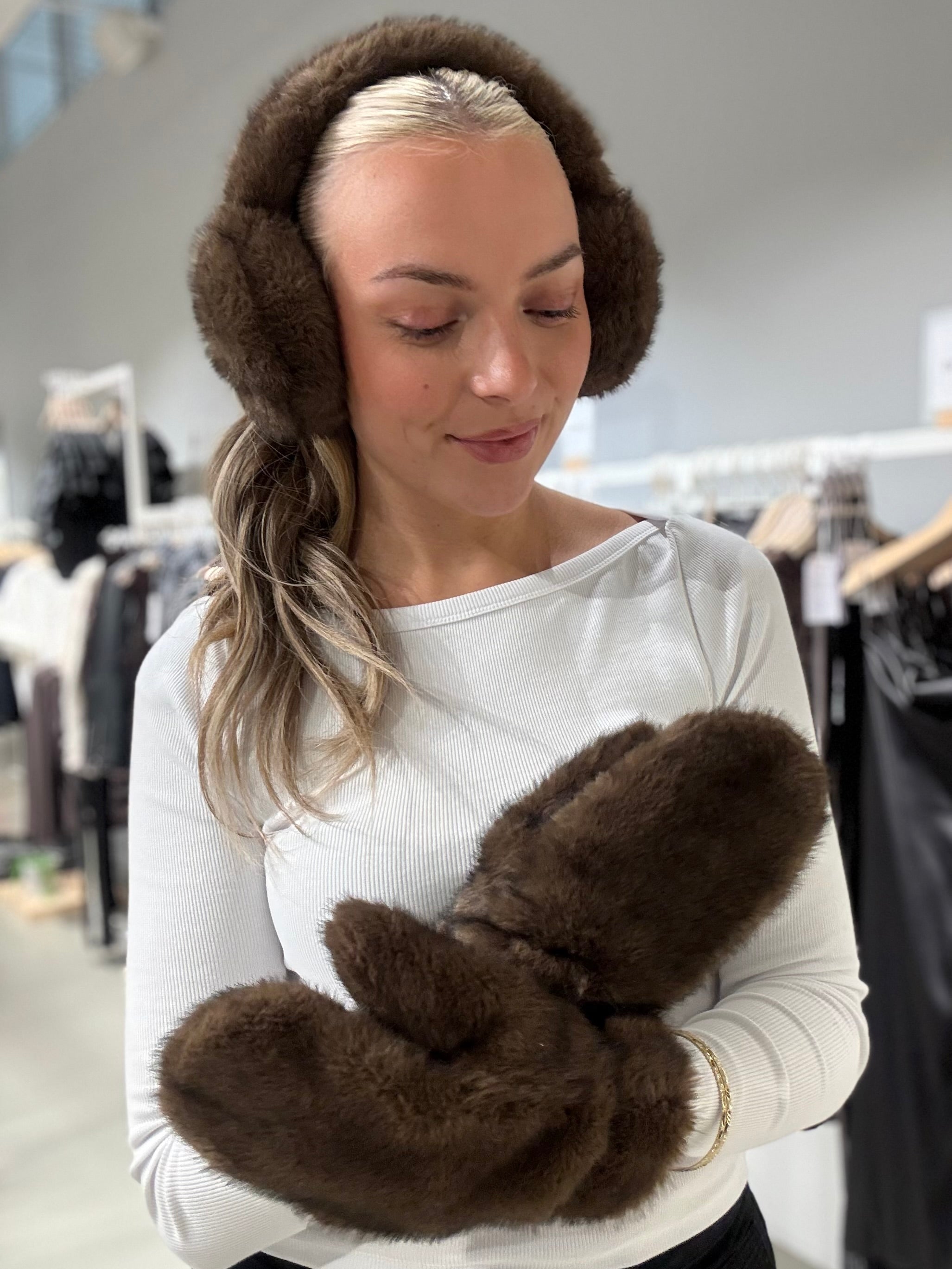 PCJUTLANDIA Mittens - Ganache